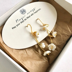 小花ピアス