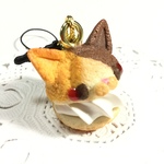 フェイクスイーツ*三毛猫cシュークリーム*ストラップ×イヤホンジャック*スイーツデコ