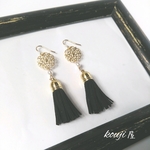 透かし花✳揺れる黒タッセルピアス＆イヤリング