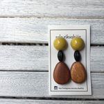 カボションとウッドビーズのピアス