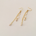 無限大∞ロングチェーン ピアス／ノンホールピアス