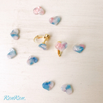 小粒ハート ピアス／イヤリング＊サーモンピンク×スカイブルー