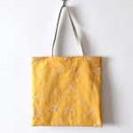 刺繍柄のスクエアトート
