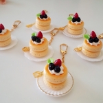再販☆二段ベリーパンケーキのキーホルダー♪