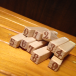 ヒノキが香る数字はんこ