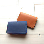 【再販】シンプルな革の名刺入れ ネイビー×ピンク