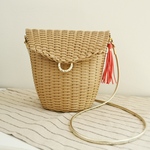 ころんとかわいいバケツ型 かごポシェット 【タッセル サーモンピンク】