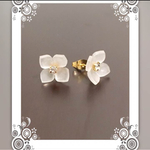 すりガラス風紫陽花のピアス