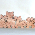 猫４匹（組木）