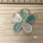 穴あき　天然シーグラスレア色入り　42