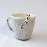 三毛ネコは見た！グレーコーヒーカップ