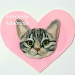 ミニ猫 サバトラ猫 ブローチ ハンドメイド 羊毛フェルト