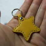小さな星のキーホルダー　黄色