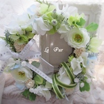 white&green* ラナンキュラスとソラフラワーのリース 
