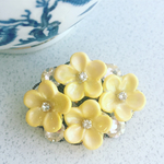 黄色いお花のヴィンテージブローチスワロフスキー付