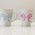 イニシャル入り Ribbon ペアマグカップ(2個セット)