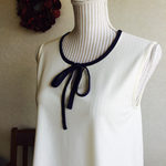 ノースリーブ リボン チュニック(オフホワイト×ネイビー)