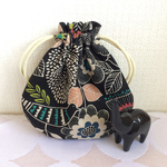 まん丸ミニ巾着（北欧、草花鳥）黒