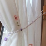 薔薇とパールのカーテンタッセル（ラベンダー）