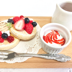 カフェ風ストロベリーパンケーキセット