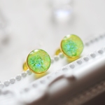 人工オパール ライムグリーン ピアス/イヤリング