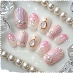 ピンクマーメイド💕   夏／人魚の鱗／貝殻／マリン／海／グラデーション／チーク／シェル／スワロフスキー／パール／浴衣／サマーウェディング／ブライダル   