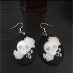 ドクロのカメオ ピアス