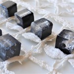 チェコビーズ　白黒キューブヒビ6個