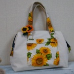 ひまわり柄のバック🌻