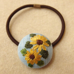 ひまわり刺繍 くるみボタンヘアゴム