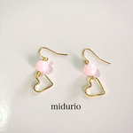 再販ハートとピンクの天然石ピアス