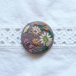  刺繍  ヘアゴム☆ ブローチに変更可能です。