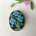 刺繍ブローチ3×4 ブルーポピー(黒)