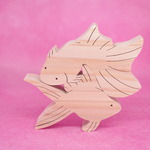 木のおもちゃ　動物組み木　金魚