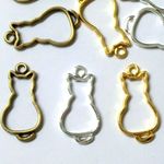 ◆送料込み！◆お座り猫のレジン枠9個