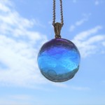 tomo⭐海からの贈り物⭐青い飴玉・ヨーヨーのよう⭐レジンで作ったネックレス⭐チェーン調節可