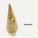 スワロフスキーのトゥーリング スクエア（トパーズ）