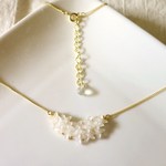 雪月花の花束ビジューネックレス