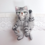 「この指とまれ」猫ブローチ　アメショ☆羊毛フェルト
