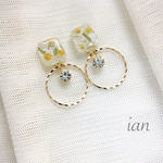 ian.ミモザ✳︎キラキラレジンイヤリング