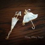 **Milky White Umbrella**~ピアス/イヤリング~ 乳白色 パラソル 雨 しずく雲 傘 ディップアート