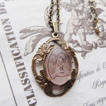 Girl with Butterfly Glass Cameo ネックレス　