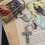 【葡萄と瞳】ガラスカットビーズと水晶のロザリオ