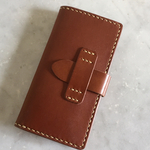 【再再再…販】名入れ無料♪総手縫い　栃木レザー(チョコ)  シンプル 手帳型 iPhone6/6s/7/8ケース