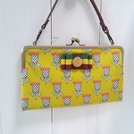 【sale 20％off】がま口ペタンコポーチ(レトロなアザミ柄×オリーブイエロー系)          