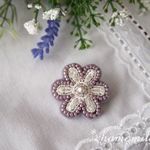 お花モチーフのビーズ刺繍ブローチ（パープル）