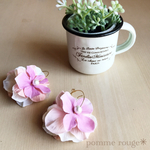 ♦︎‥ピンクのお花とコットンパールのフープピアス