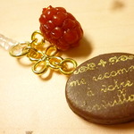 *限定*イヤフォンジャック(楕円英字チョコ×完熟ラズベリー)