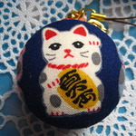 マカロンケースのストラップ　(招き猫　青)