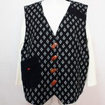 値下げしました　絣好きのかた必見　ベスト　着物リメイク服です　二種類の藍染め　かすりを使っています